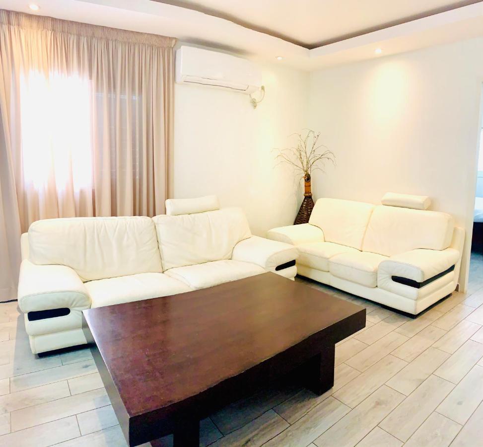 Royal Lea Apartmens Netanya Exteriör bild