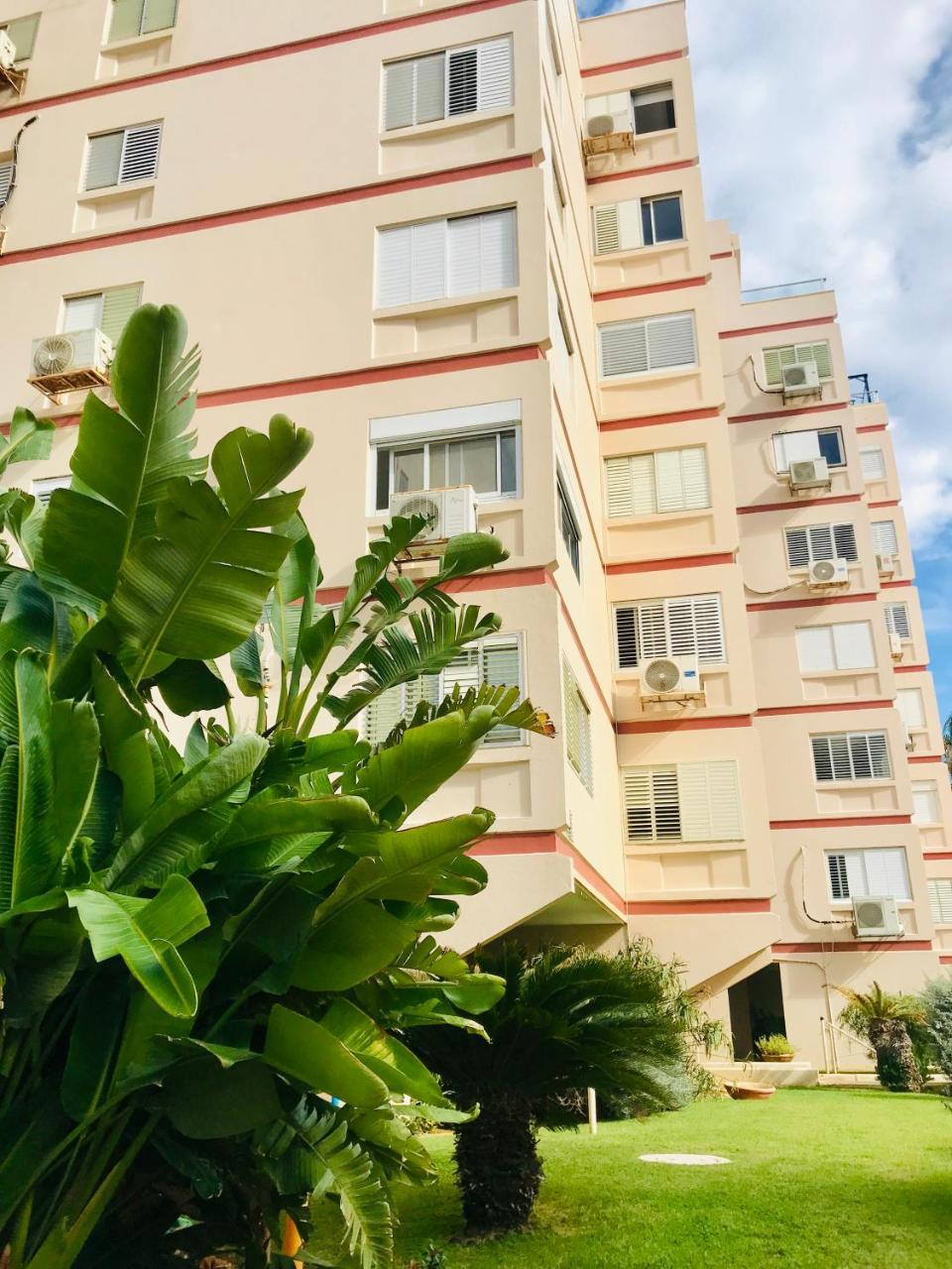 Royal Lea Apartmens Netanya Exteriör bild